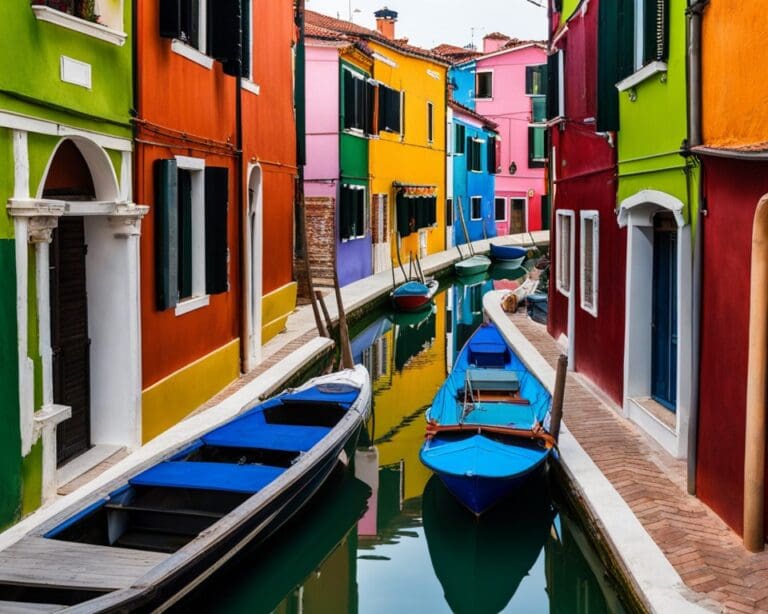 Wandel door Venetië's Burano en Murano