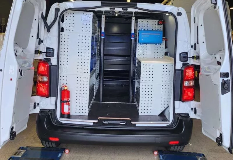 bedrijfswageninrichting door Technolam